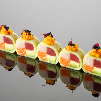 Сашими ролл с тунцом, лососем, лакедрой и авокадо